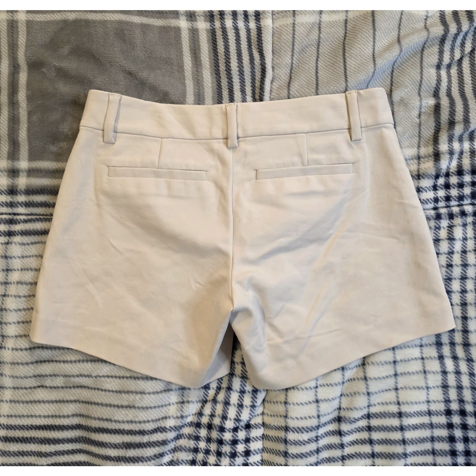 Lilly Pulitzer VINTAGE Lilly Pulitzer Joette Stretch Dinner Shorts Palm Beach Sandstone Women's 0 NWT Size 25" / US 0 / IT 36 - 3 Thumbnail
