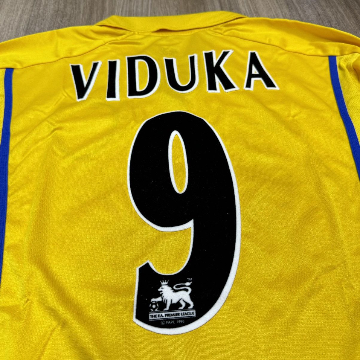 Nike Leeds United 00/02 away shirt #9 Viduka Size US S / EU 44-46 / 1 - 5 Thumbnail