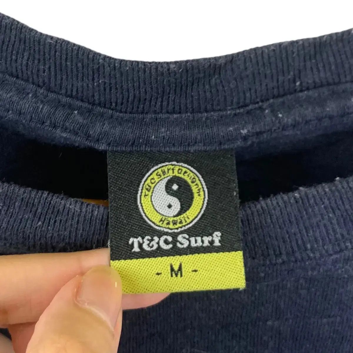 Vintage TOWN & COUNTRY T&C Pearl City Oahu Hawaii Surf Designs Tee Size US M / EU 48-50 / 2 - 4 Thumbnail