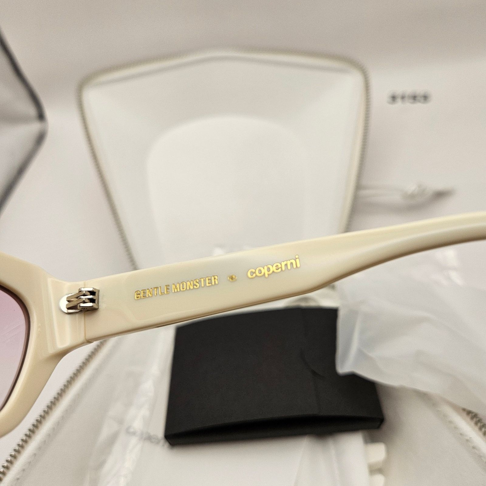 Gentle Monster GENTLE MONSTER X COPPERNI 5G 01 WHITE SUNGLASSES 52-19-144 Size ONE SIZE - 7 Thumbnail