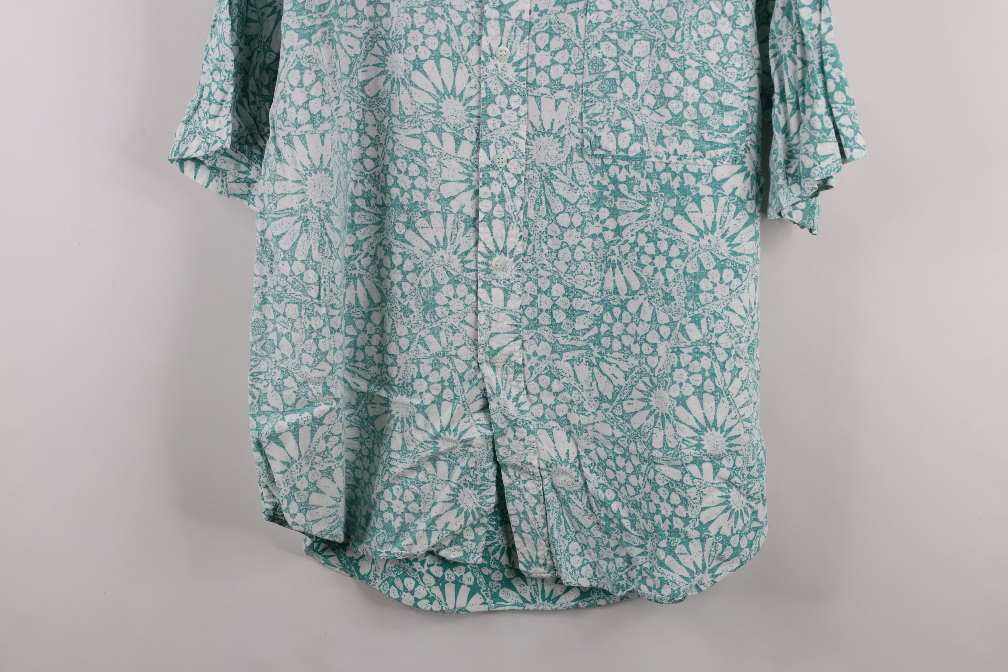 Vintage Vintage 90s Streetwear All Over Print Surfing Button Shirt Size US L / EU 52-54 / 3 - 3 Thumbnail
