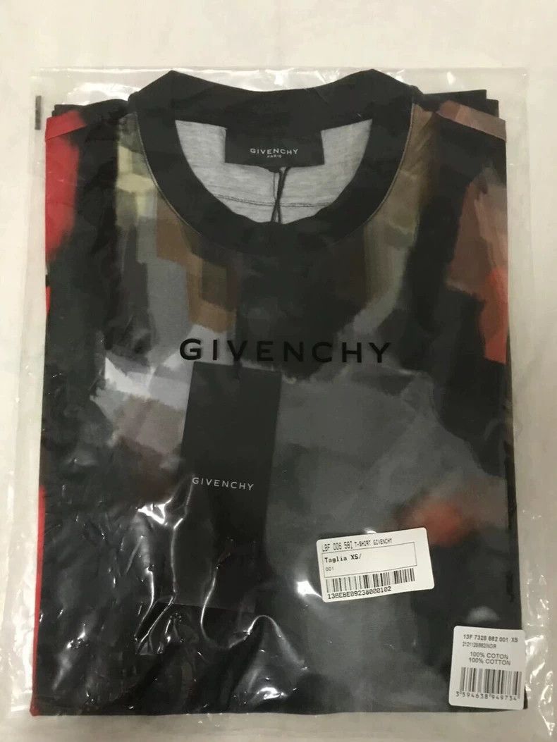 Givenchy Givenchy Short Sleeve Dog Print T-Shirt - dmc Size US XS / EU 42 / 0 - 1 Thumbnail