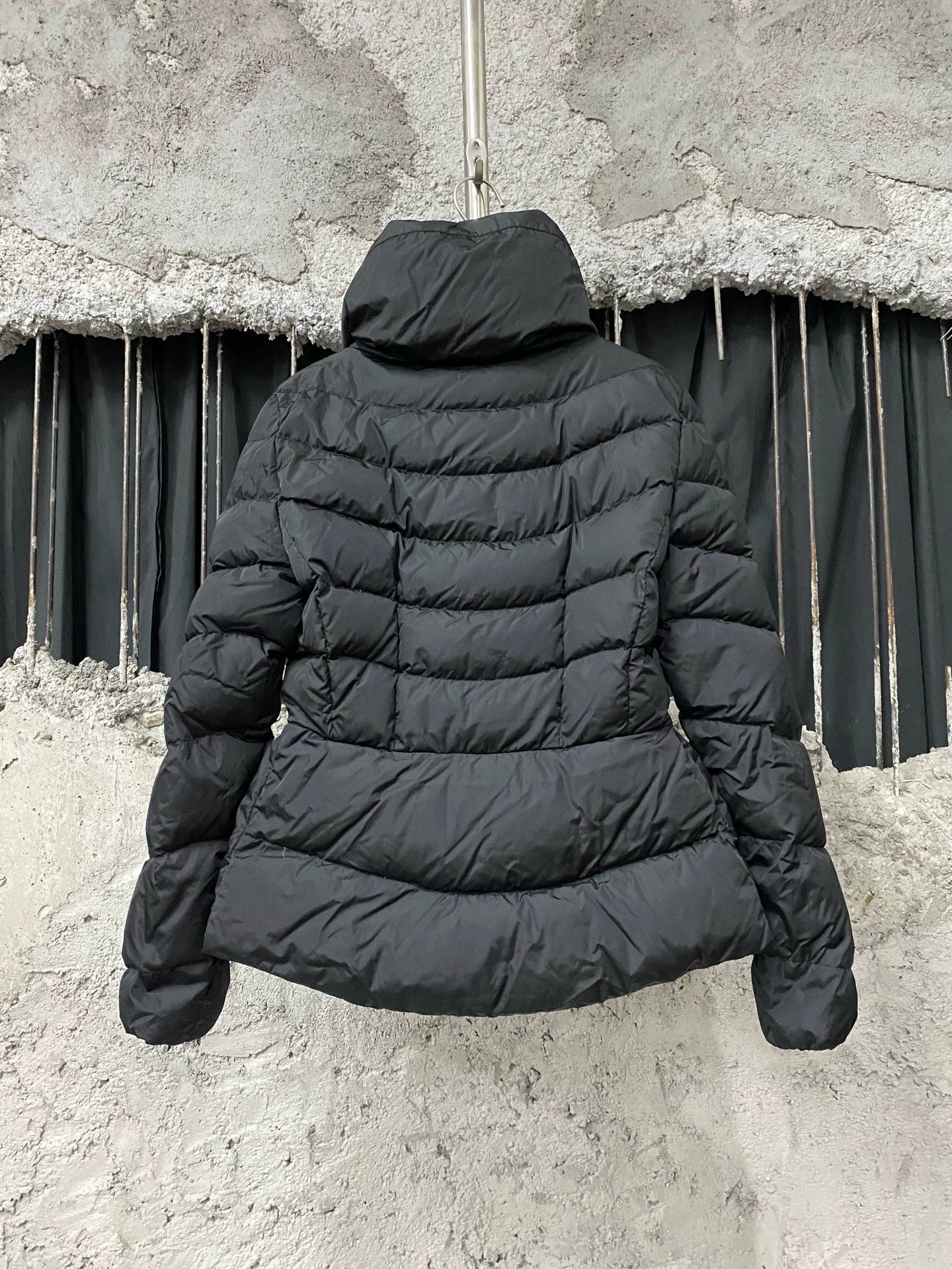 Moncler Moncler puffer jacket size 1 new Size S / US 4 / IT 40 - 2 Thumbnail