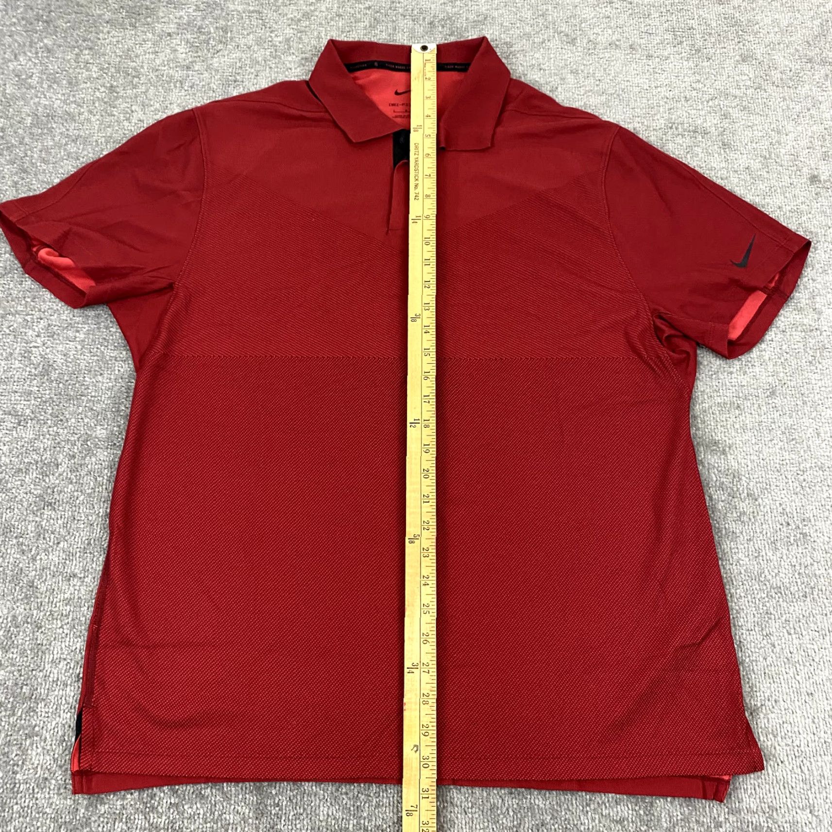 Nike VINTAGE NIKE Tiger Woods Polo Mens Large Sunday Red Snap Collar Dri-Fit ADV Golf Shirt Size US L / EU 52-54 / 3 - 7 Thumbnail