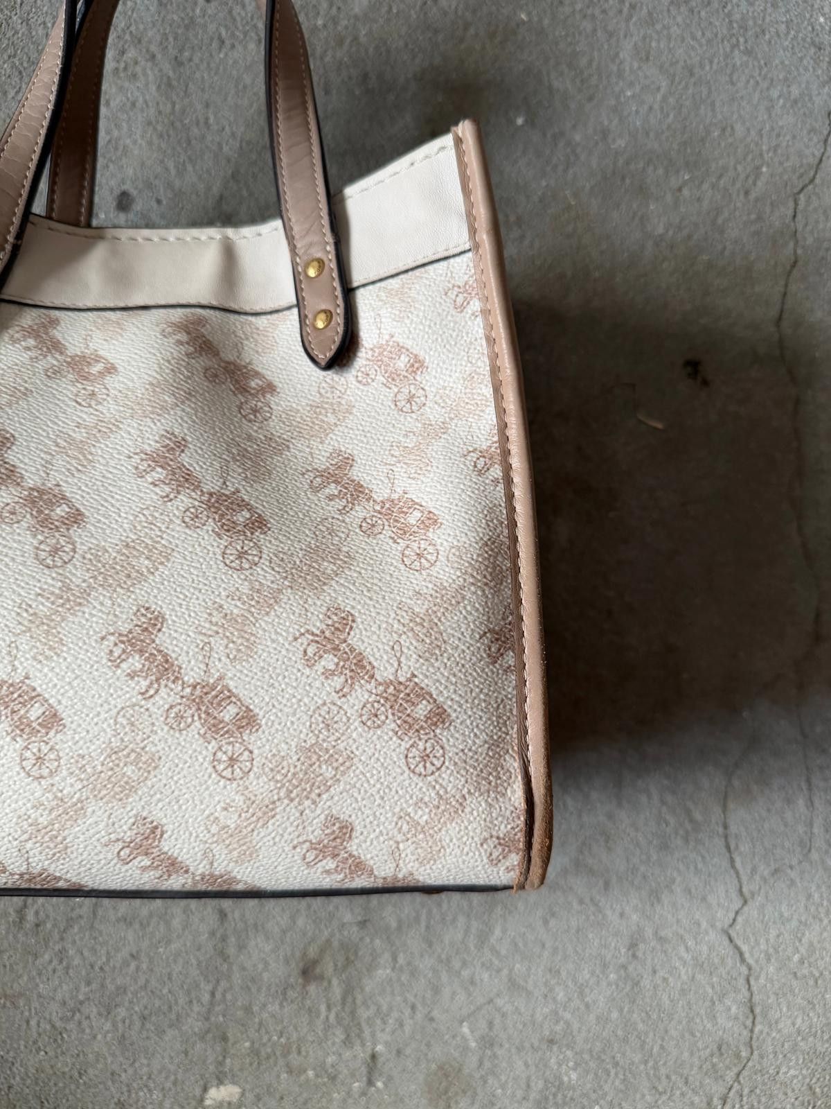 Coach Coach Field 22 Horse Carriage Tote Bag Brown/White Size ONE SIZE - 9 Thumbnail