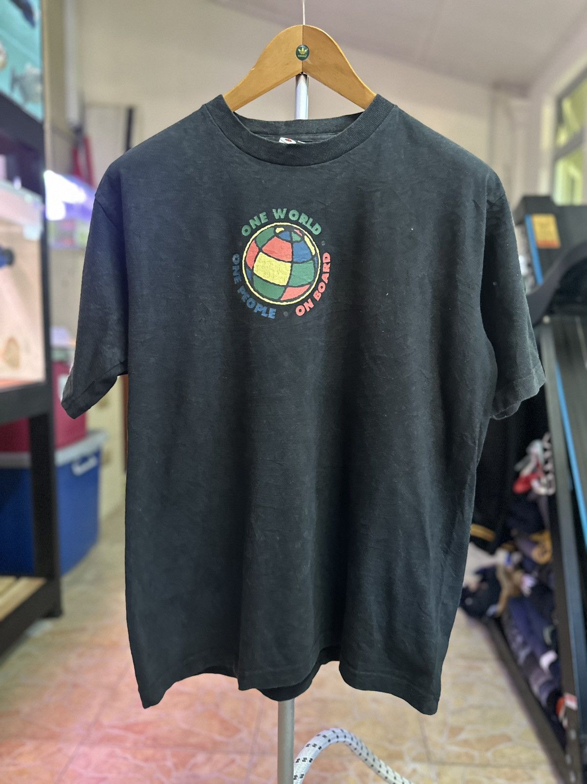 Vintage Vintage on board tshirt Size US L / EU 52-54 / 3 - 1 Thumbnail