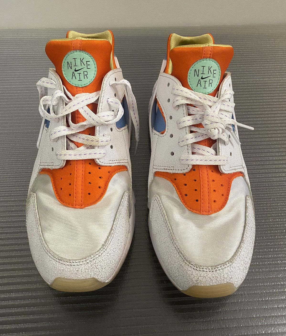 Nike Nike air huarache safety orange runners 10.5 Size US 10.5 / EU 43-44 - 1 Thumbnail