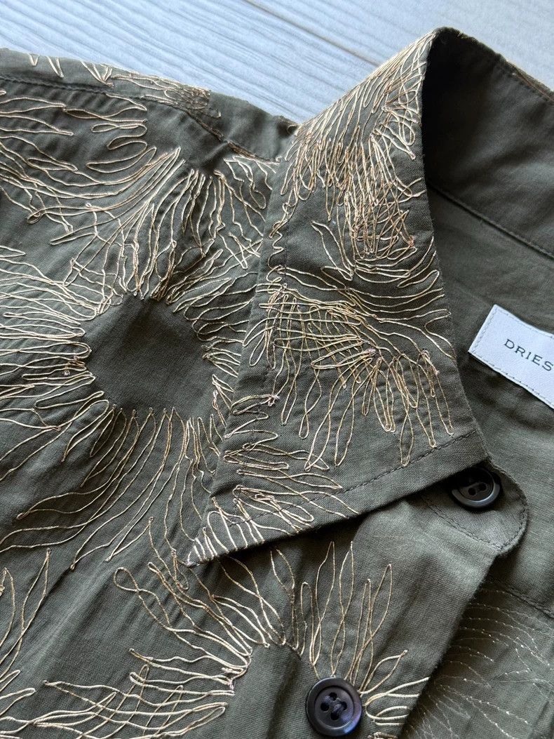 Dries Van Noten DRIES VAN NOTEN Golden embroidered shirt Size US M / EU 48-50 / 2 - 4 Thumbnail