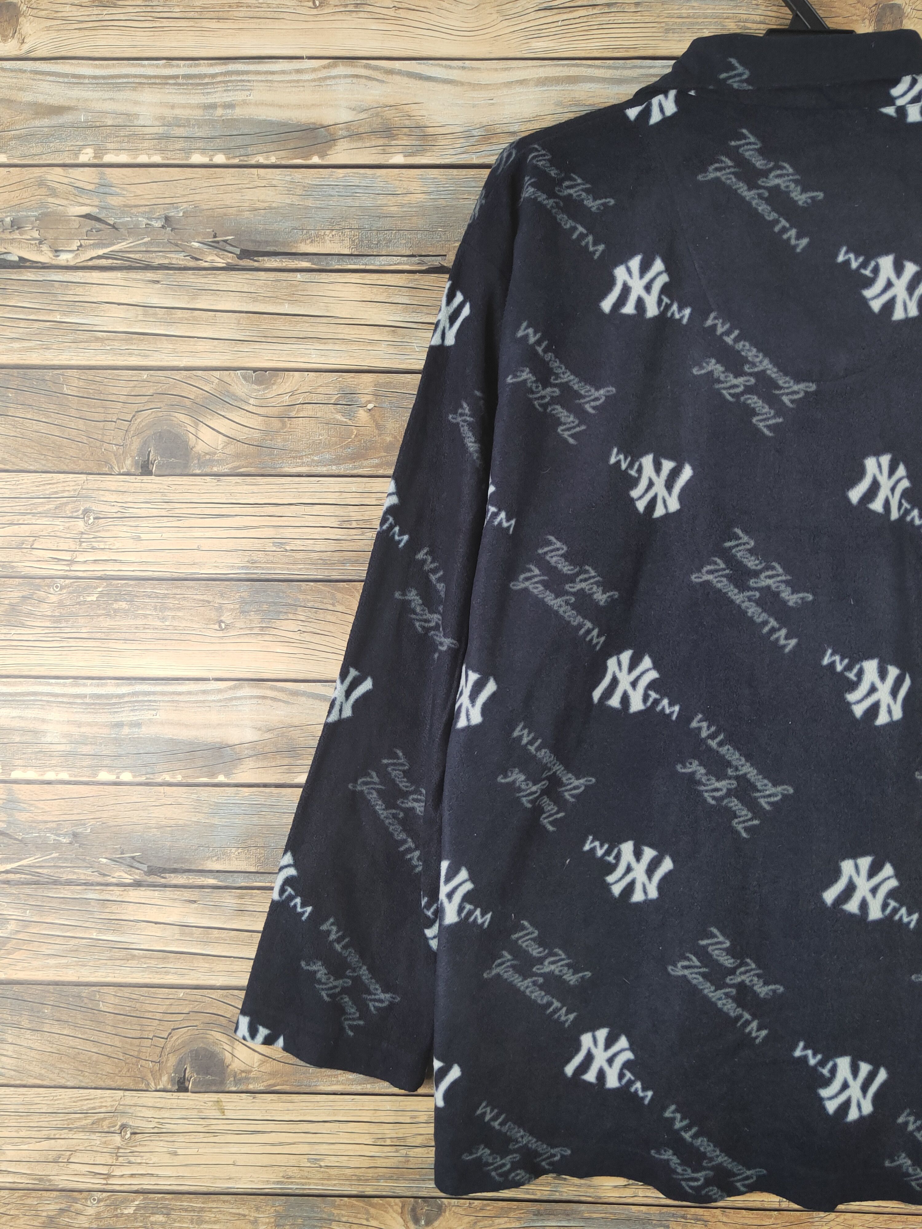 Japanese Brand × New York Yankees × Vintage DL NY Major League Baseball Button Ups Sleep Shirts #838 Size US L / EU 52-54 / 3 - 8 Thumbnail