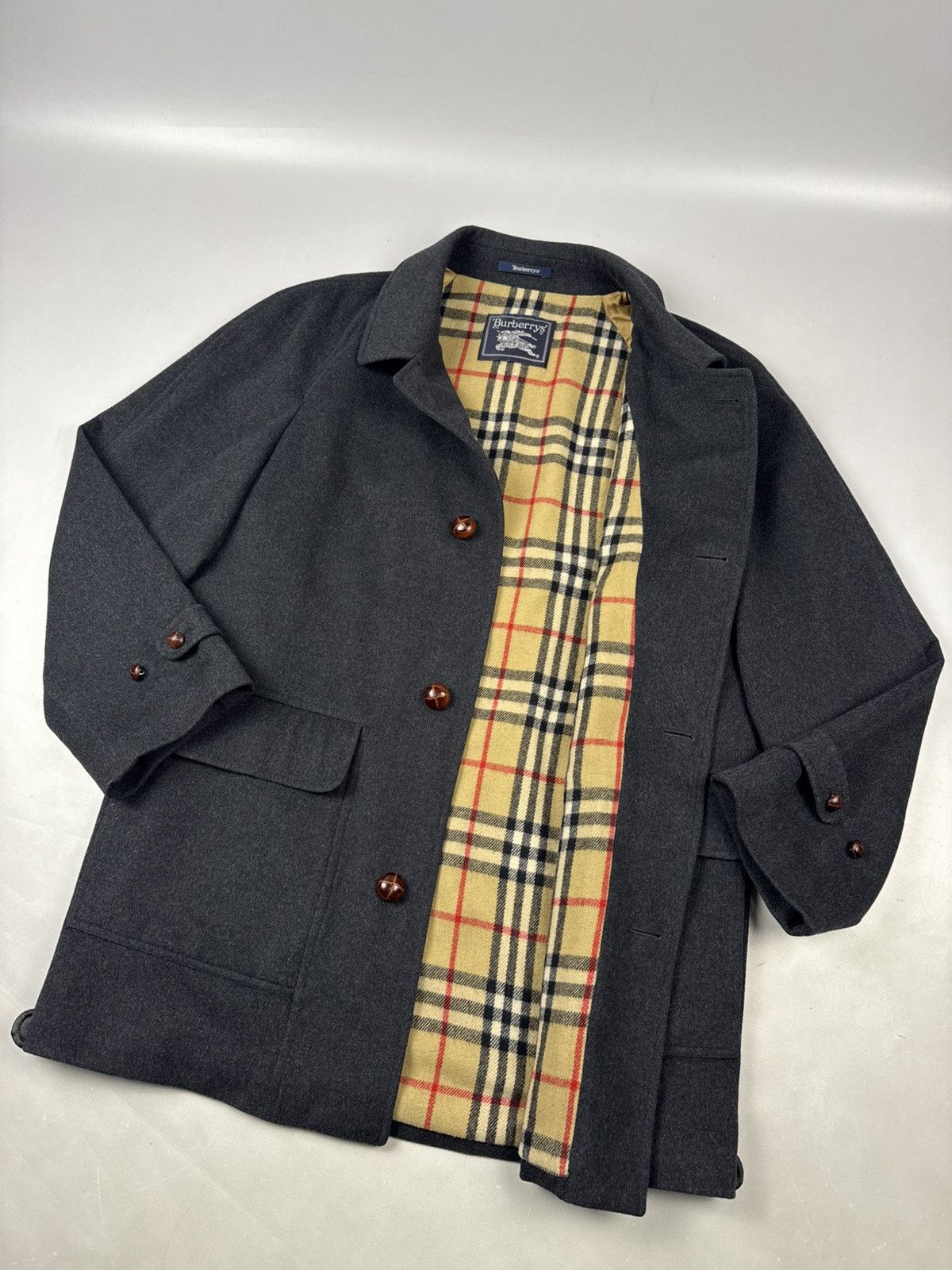 Burberry Burberry heavy coat black & grey Size US M / EU 48-50 / 2 - 7 Thumbnail