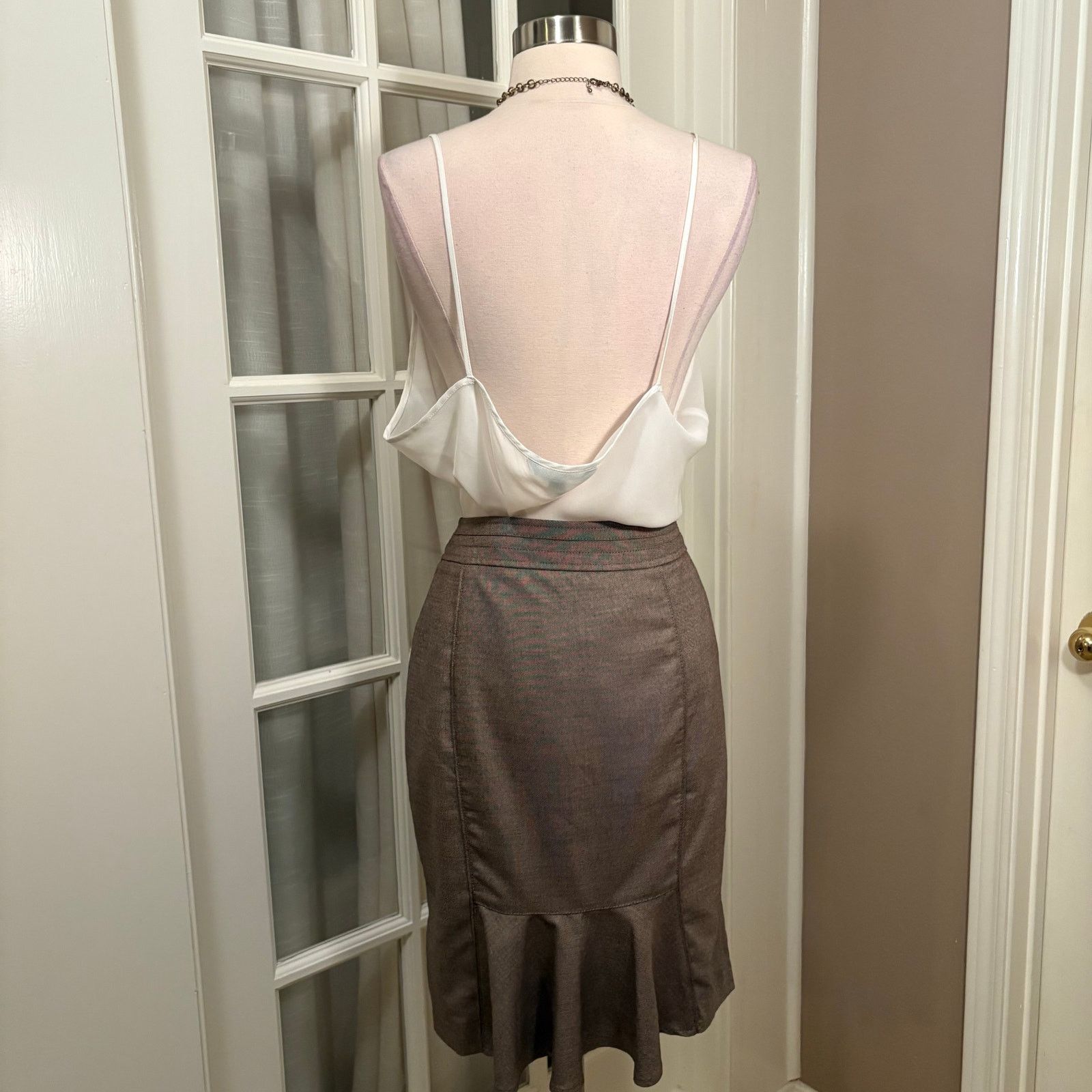 White House Black Market White House Black Market Brown Pleated-Back Skirt - Size 4 Size 27" / US 4 / IT 40 - 2 Thumbnail