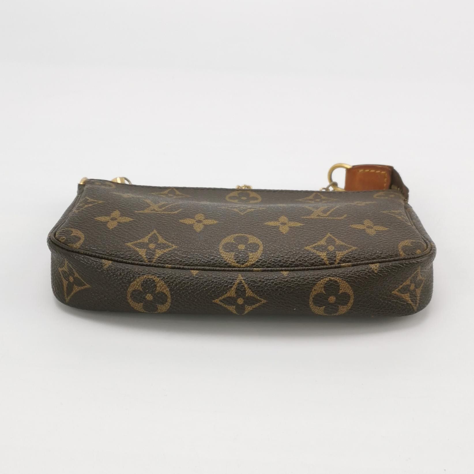 Louis Vuitton Louis Vuitton (LV) Accessories Mahjong Bag Medium Vegetable Size ONE SIZE - 1 Thumbnail