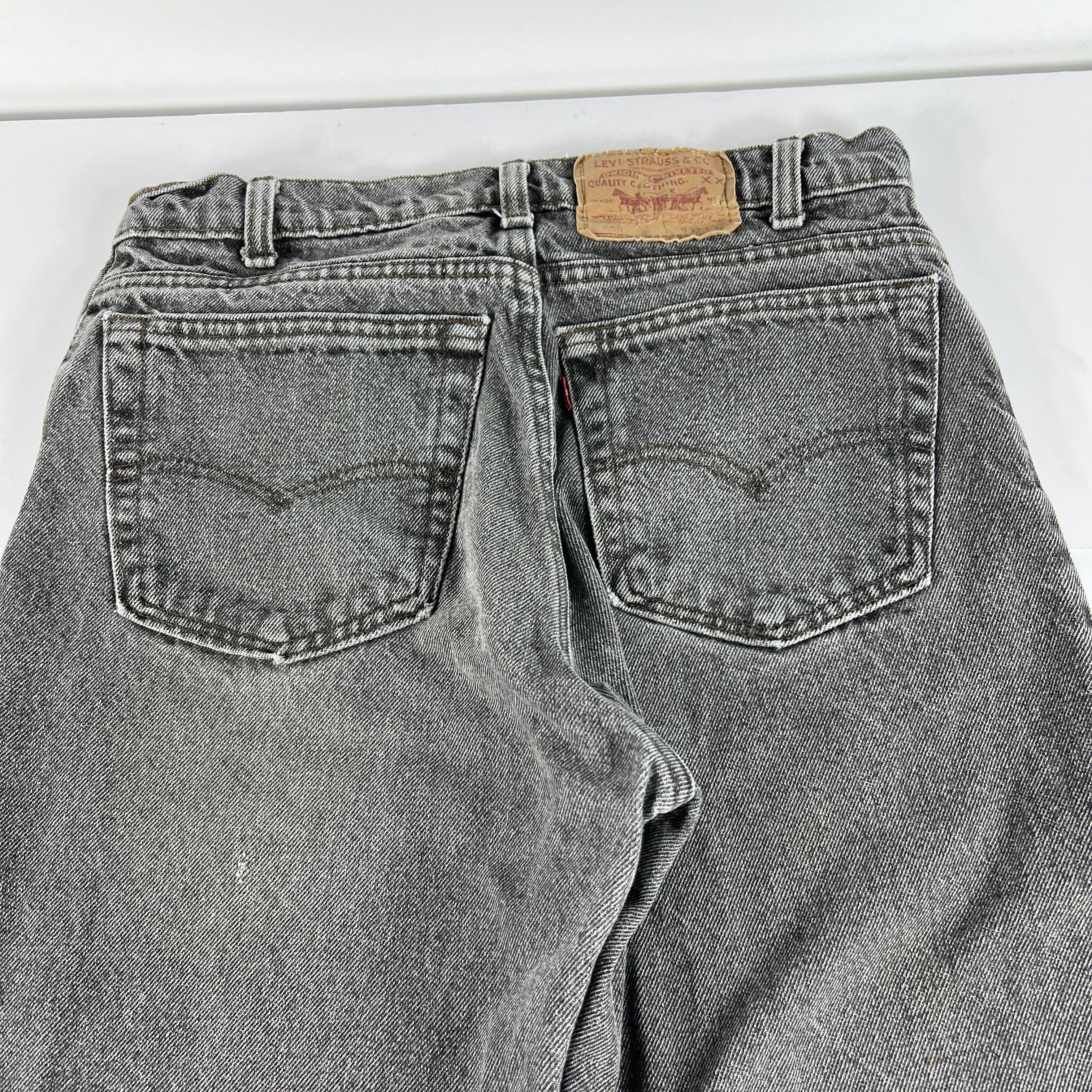Levi's × Vintage VTG 80s Levi's Jean 550 Relaxed Black Faded Thrashed Denim Size US 30 / EU 46 - 14 Thumbnail