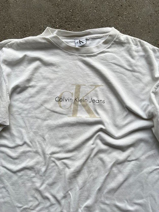 Calvin Klein Calvin Klein 90s vintage cream tee Size US L / EU 52-54 / 3 - 2 Thumbnail