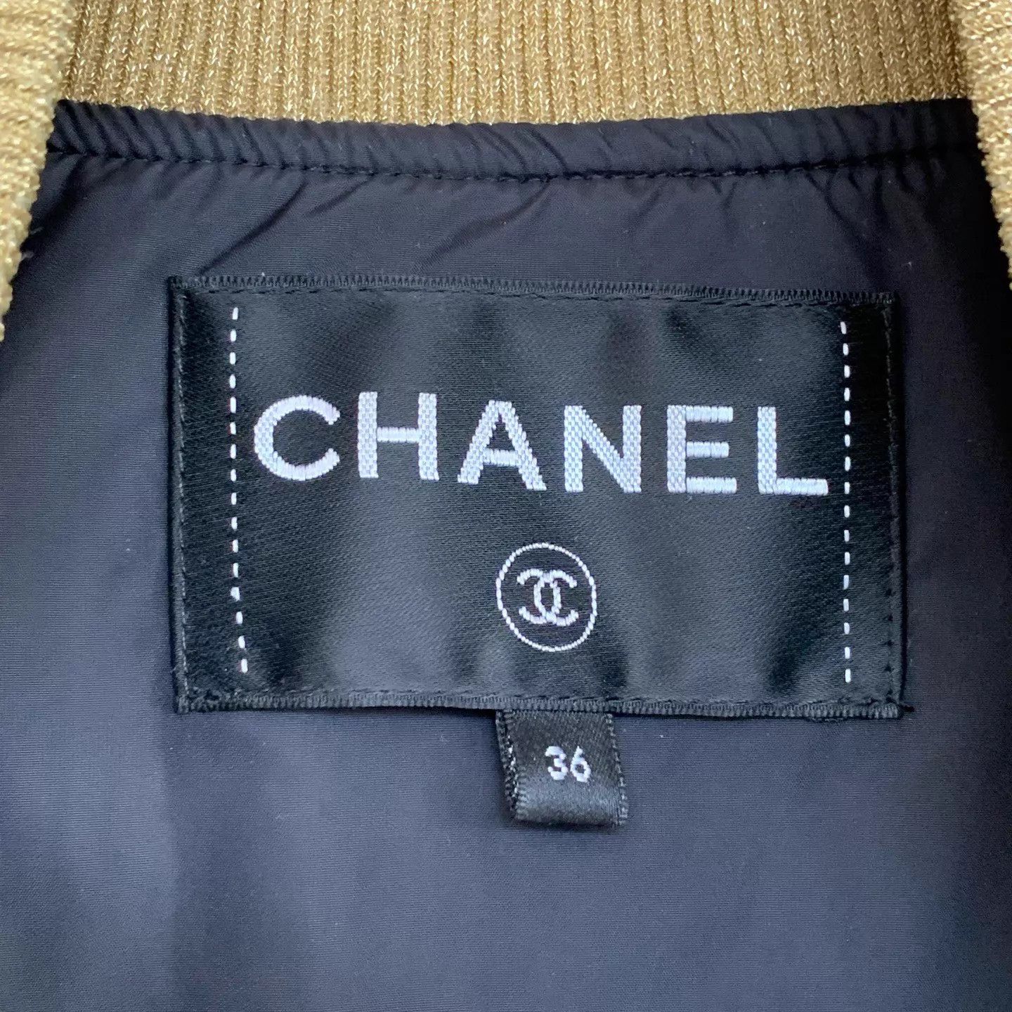 Chanel Chanel Metiers d'Art Black & Gold Short Puffer Jacket Size XS / US 0-2 / IT 36-38 - 2 Thumbnail