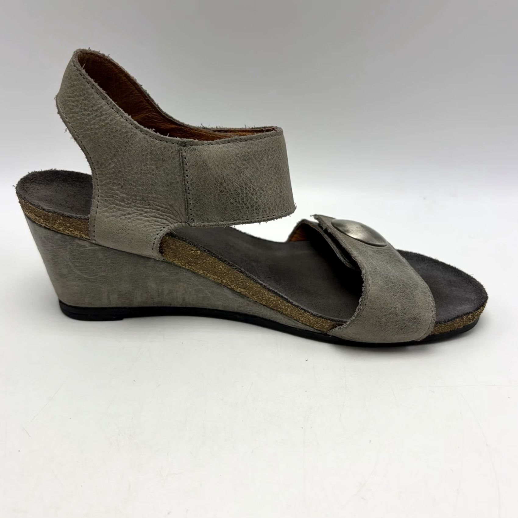 Taos Taos Wedge Sandals Women 7 Gray Leather Hook Loop Straps Open Toe Size US 7 / IT 37 - 4 Thumbnail