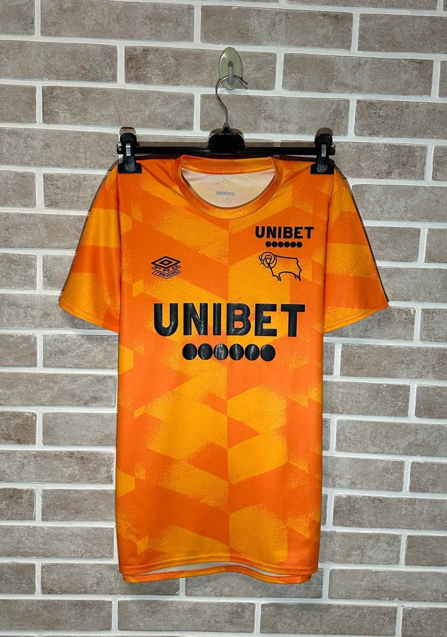 Umbro DERBY COUNTY FC Orange Umbro Training Shirt Jersey Size US M / EU 48-50 / 2 - 1 Thumbnail