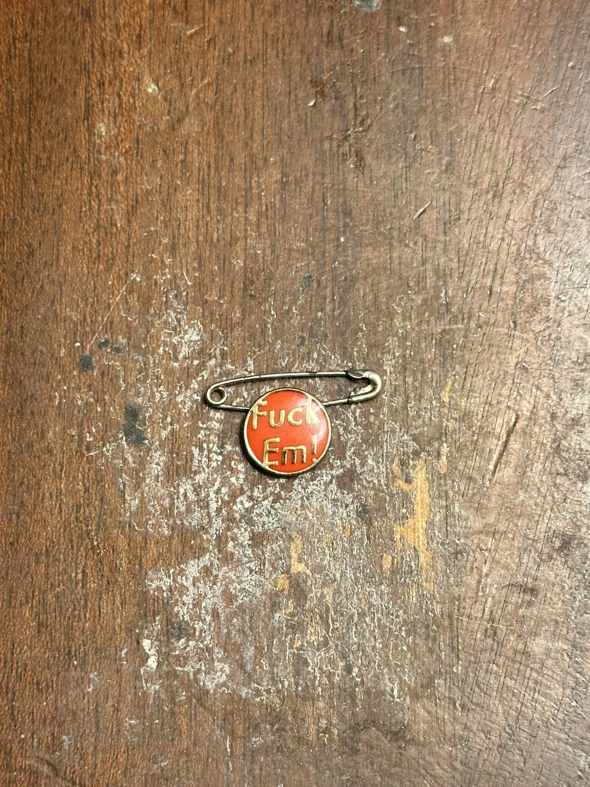 c*a様 新品 Supreme Fuck Em! Pin The End バッジ c*a様 新品 Supreme Fuck Em! Pin The End バッジ