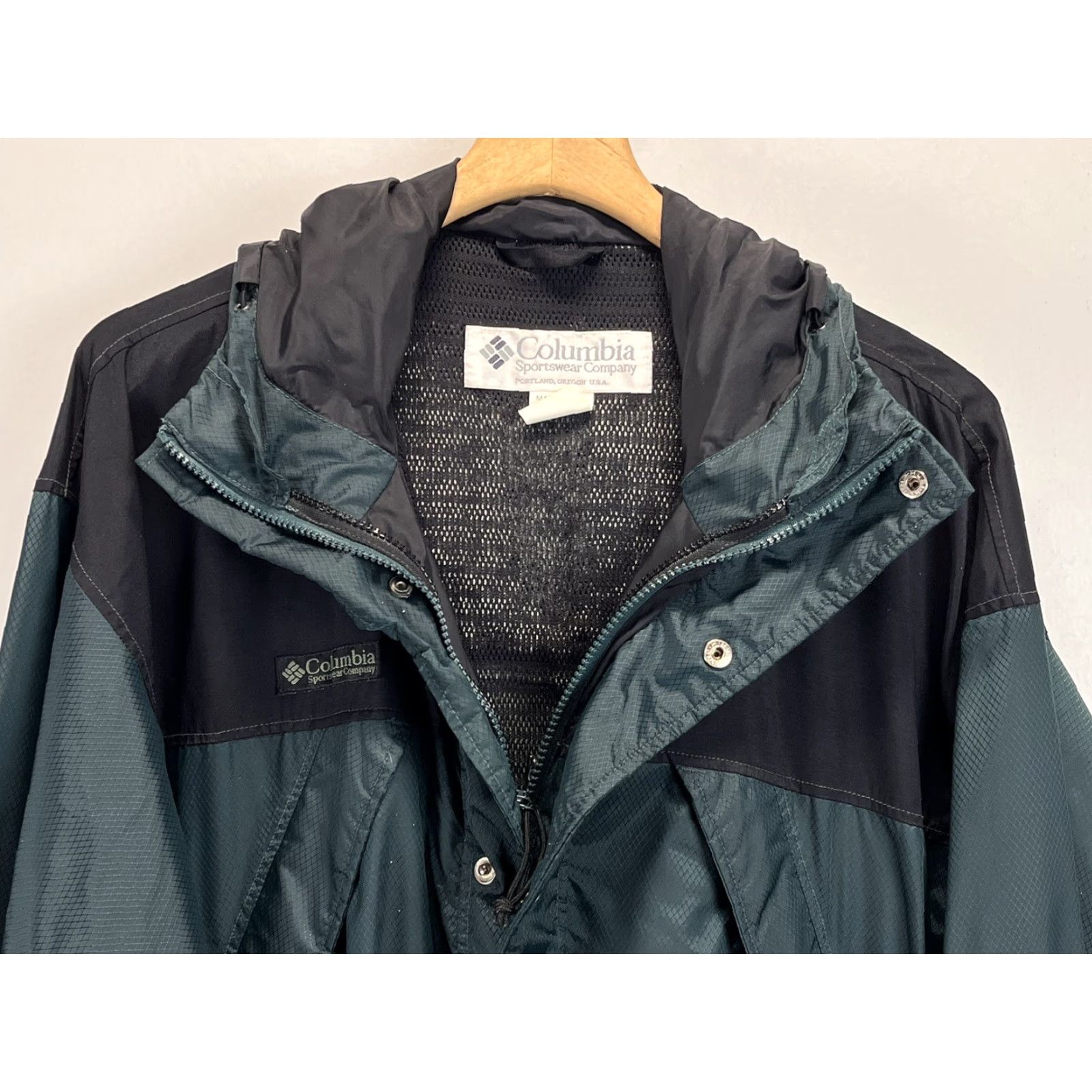 Vintage Columbia Jacket Men’s L GUC Hood Windbreaker Omni Shield Green Black Size US L / EU 52-54 / 3 - 5 Thumbnail