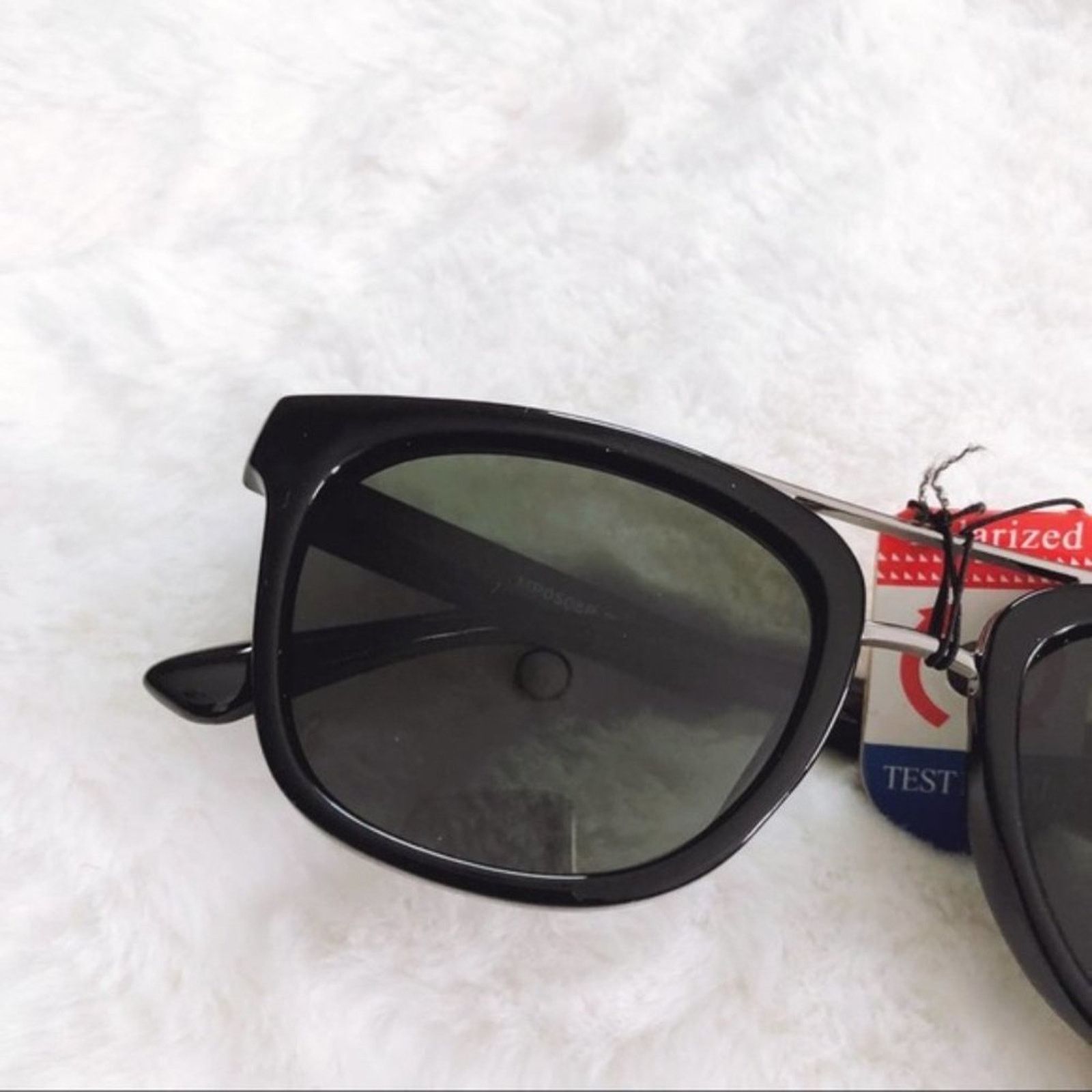 Other Lyle Glossy Black Polarized Sunglasses Size ONE SIZE - 2 Thumbnail