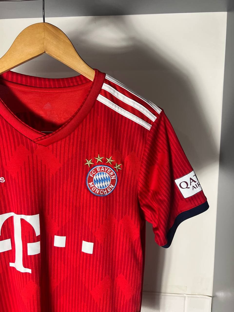 Vintage VERY RARE ADIDAS FC BAYERN MUCHEN SOCCER JERSEY Y2K 90s Size US S / EU 44-46 / 1 - 5 Thumbnail