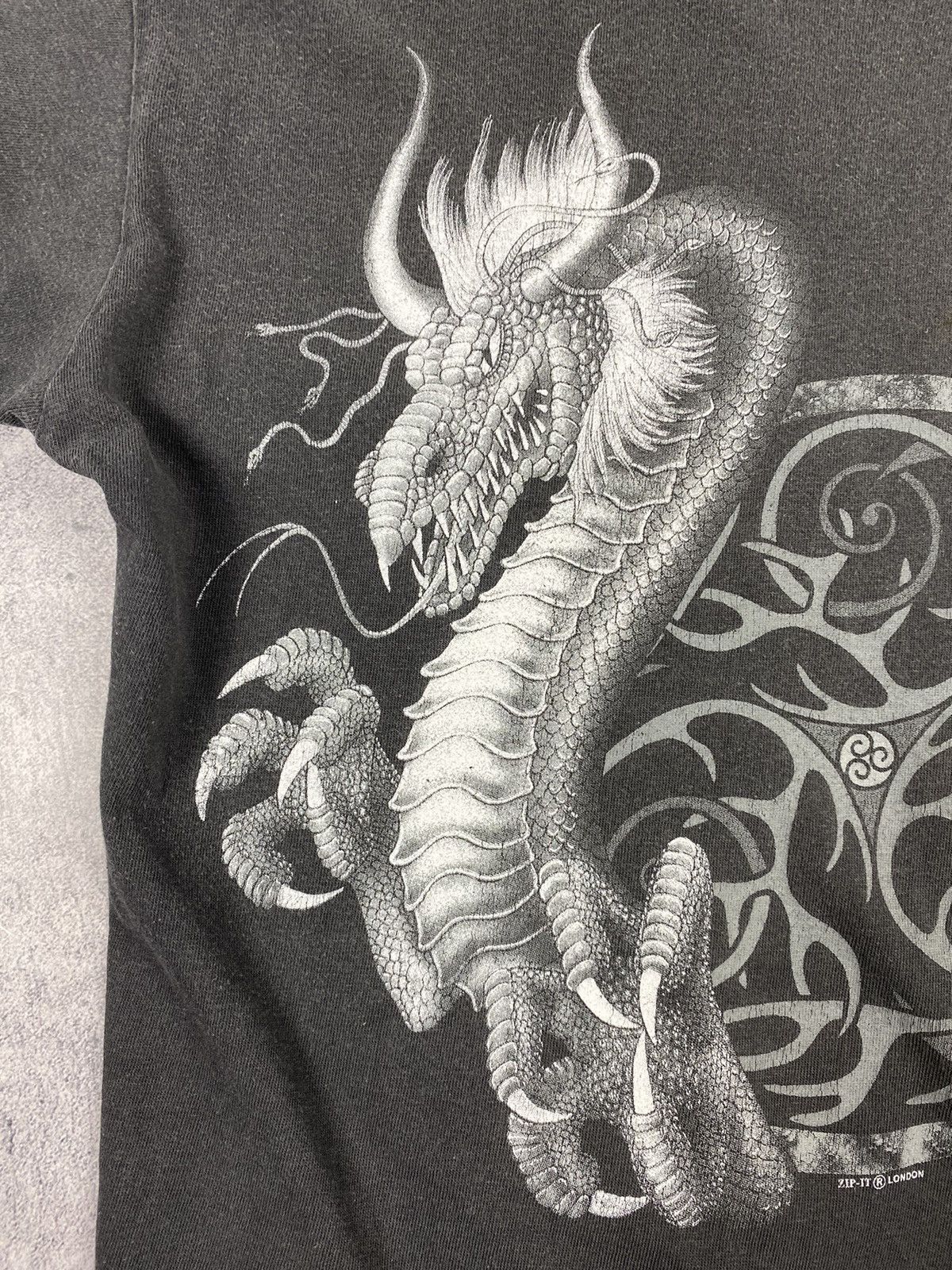 Japanese Brand × Vintage Vintage 00s Dragon Y2k Faded Japanese Affliction Style Tee Size US M / EU 48-50 / 2 - 7 Thumbnail