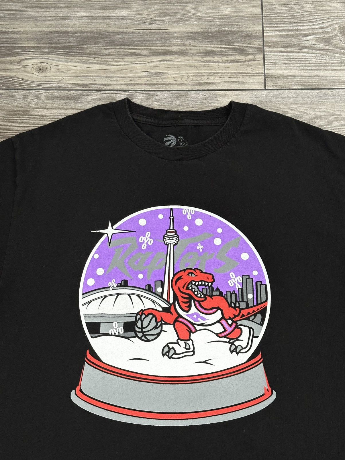 October's Very Own OVO x Toronto Raptors Christmas 2019 Drake Night Longsleeve Size US L / EU 52-54 / 3 - 3 Thumbnail