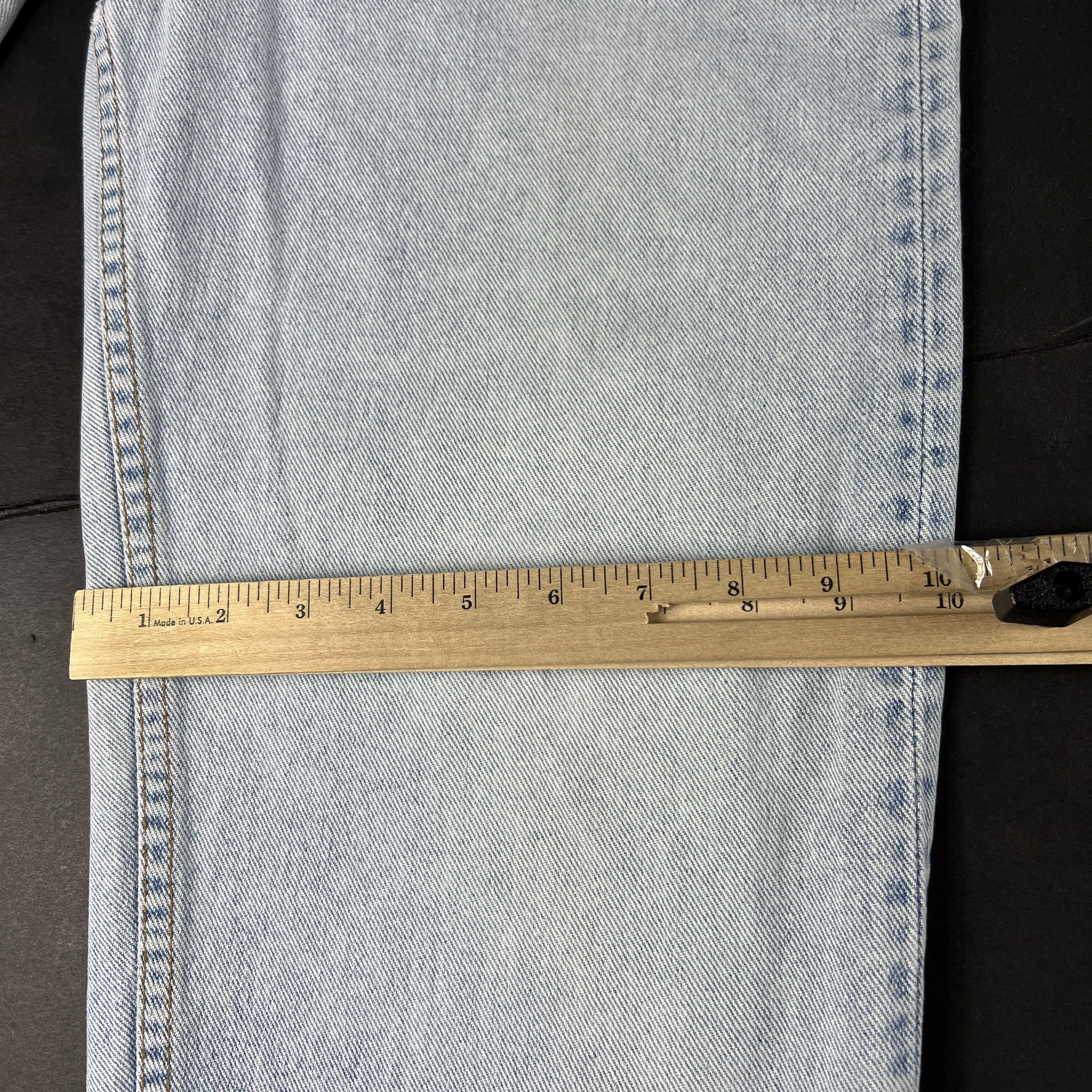 Levi's × Vintage VTG 90s Levi's Jeans 550 Relaxed Straight Light Blue Denim Size US 33 - 19 Thumbnail