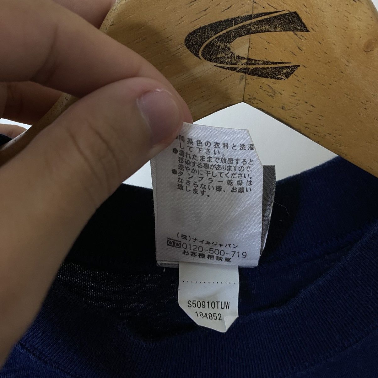 Nike Vintage 2000s Nike Essential Embroidery Small Swoosh Tshirt Size US M / EU 48-50 / 2 - 5 Thumbnail
