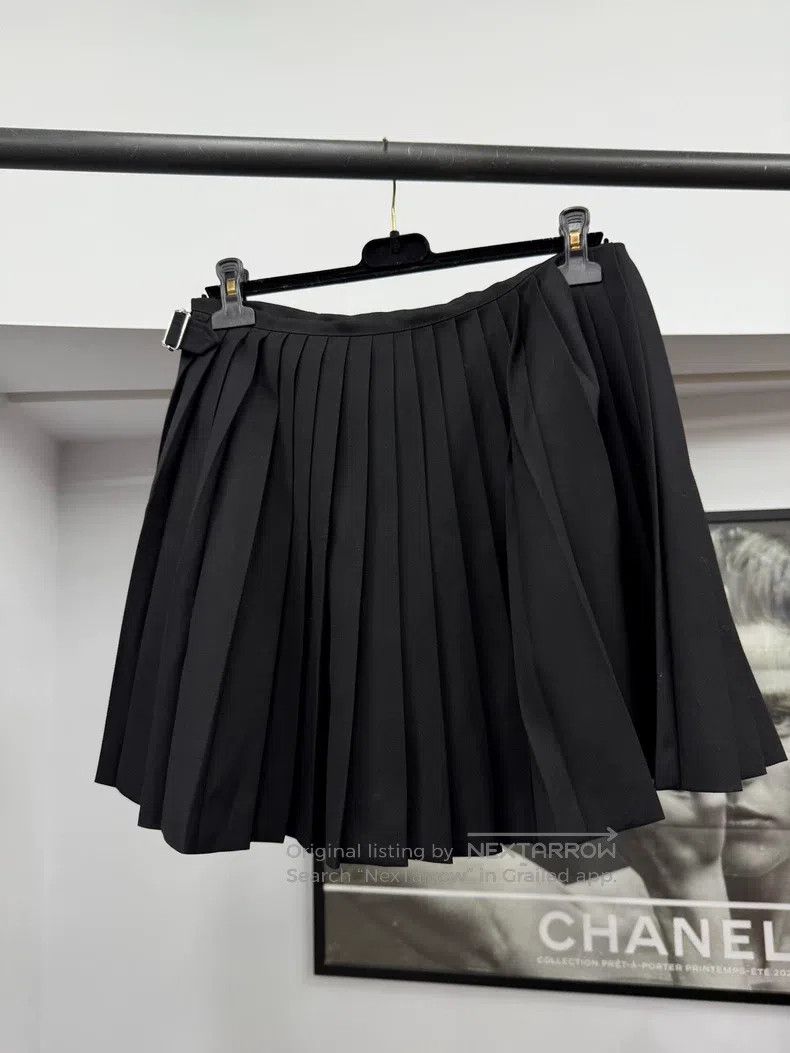 Dior Dior Black pleated skirt Size 26" / US 2 / IT 38 - 2 Thumbnail