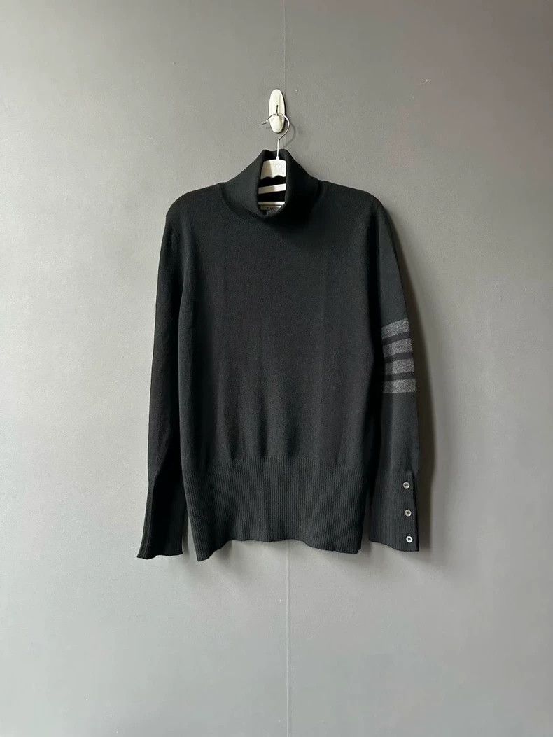 Thom Browne Thom Browne Black Limited Turtleneck Cashmere Sweater Size US S / EU 44-46 / 1 - 1 Thumbnail
