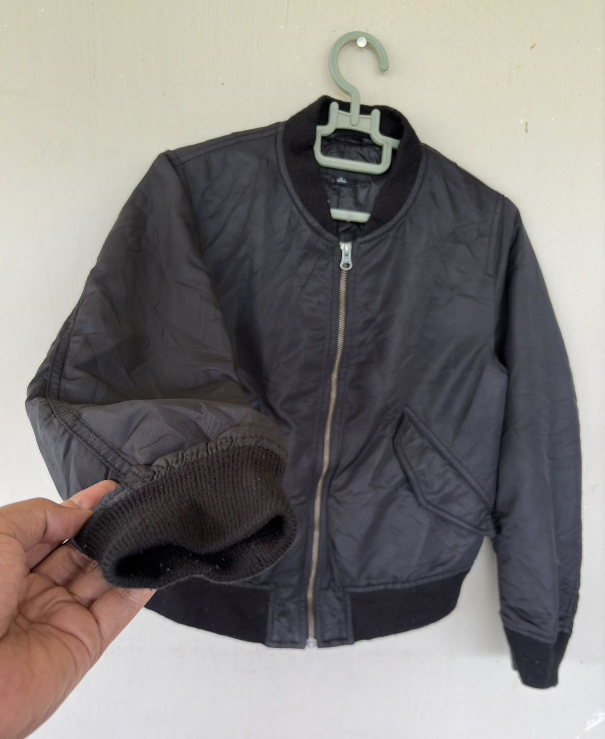 Uniqlo Uniqlo Bomber Light Jacket Size US M / EU 48-50 / 2 - 4 Thumbnail