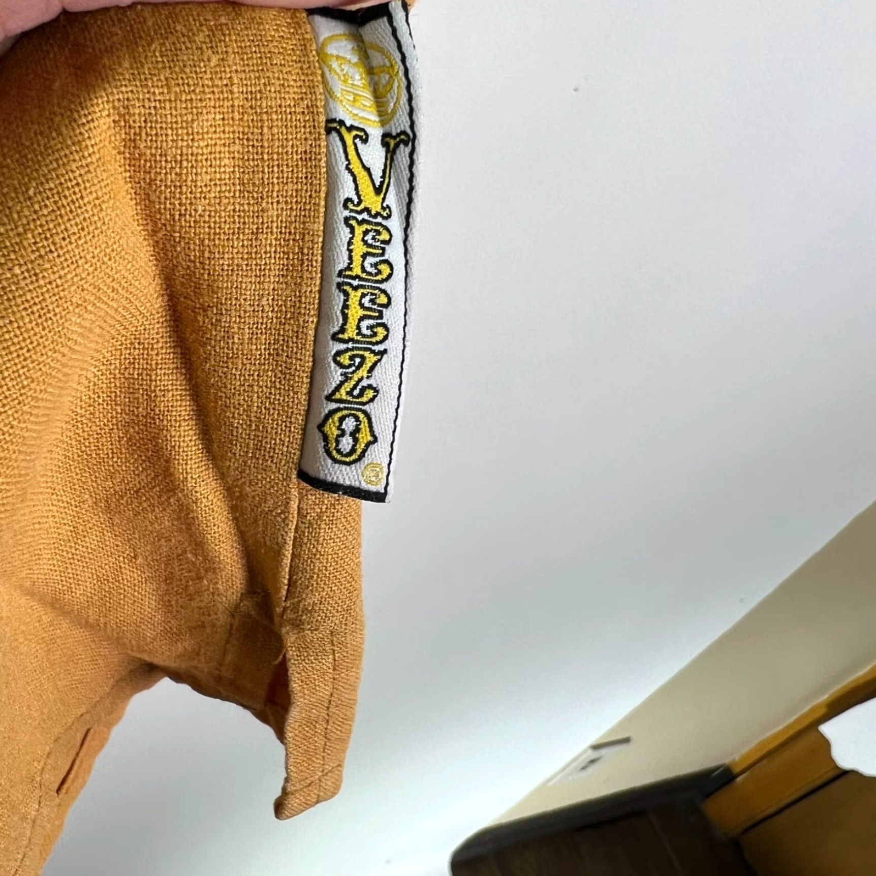 Vintage VEEZO Men's Linen Button-Up Shirt Size L Casual All Seasons Breathable 90s Western Tropical Tan Size US L / EU 52-54 / 3 - 6 Thumbnail