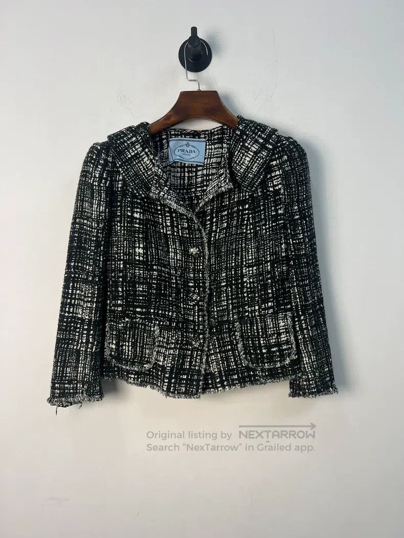 Prada Prada Little fragrant button jacket Size XS / US 0-2 / IT 36-38 - 1 Thumbnail