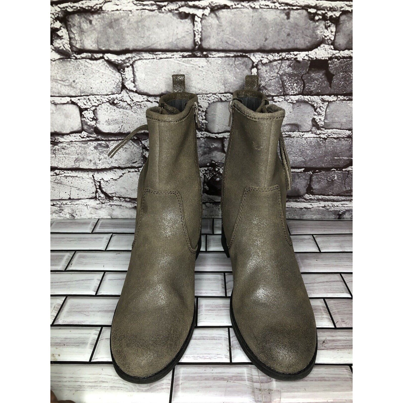Clarks Clarks Metallic Leather Taupe Nevella Devon Zip Ankle Boots Size US 7.5 / IT 37.5 - 23 Thumbnail