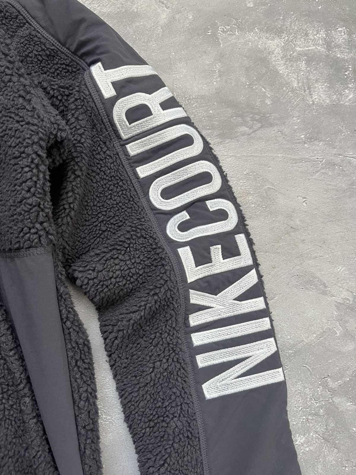 Nike Vintage Nike Court Fleece Jacket Deep Pile Logo Embroidered Size US S / EU 44-46 / 1 - 5 Thumbnail
