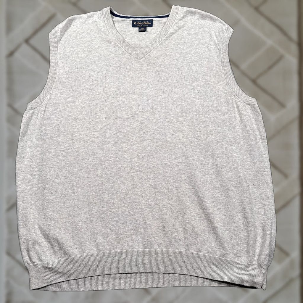 Brooks Brothers Brooks Brothers Mens Sweater Vest 2XL Knit Cotton V-Neck Classic Sleeveless Preppy Gray Size US XXL / EU 58 / 5 - 1 Thumbnail