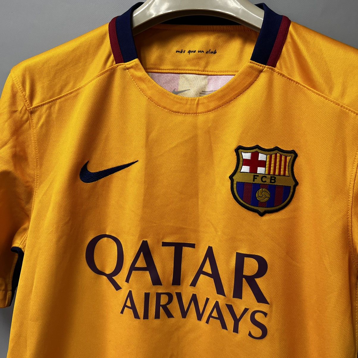 Nike Nike Barcelona FCB 2015/16 Away Football Soccer Shirt Jersey Size US S / EU 44-46 / 1 - 10 Thumbnail