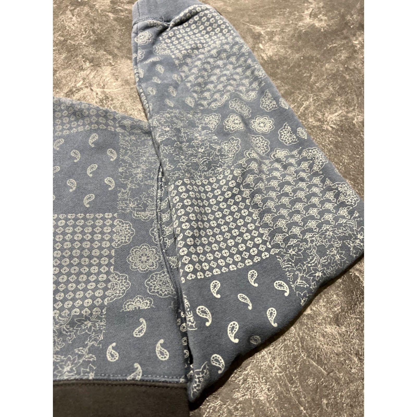 Vintage 10 Deep Mens Sweatshirt Crew Neck Pullover Size L Blue Cotton Long Sleeve Modern Crew Neck Sweatshirt Mens L Size US L / EU 52-54 / 3 - 6 Thumbnail