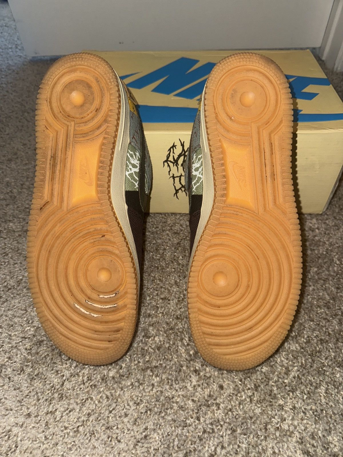 Nike × Travis Scott Nike x Travis Scott Air Force 1 Size US 11 / EU 44 - 3 Thumbnail