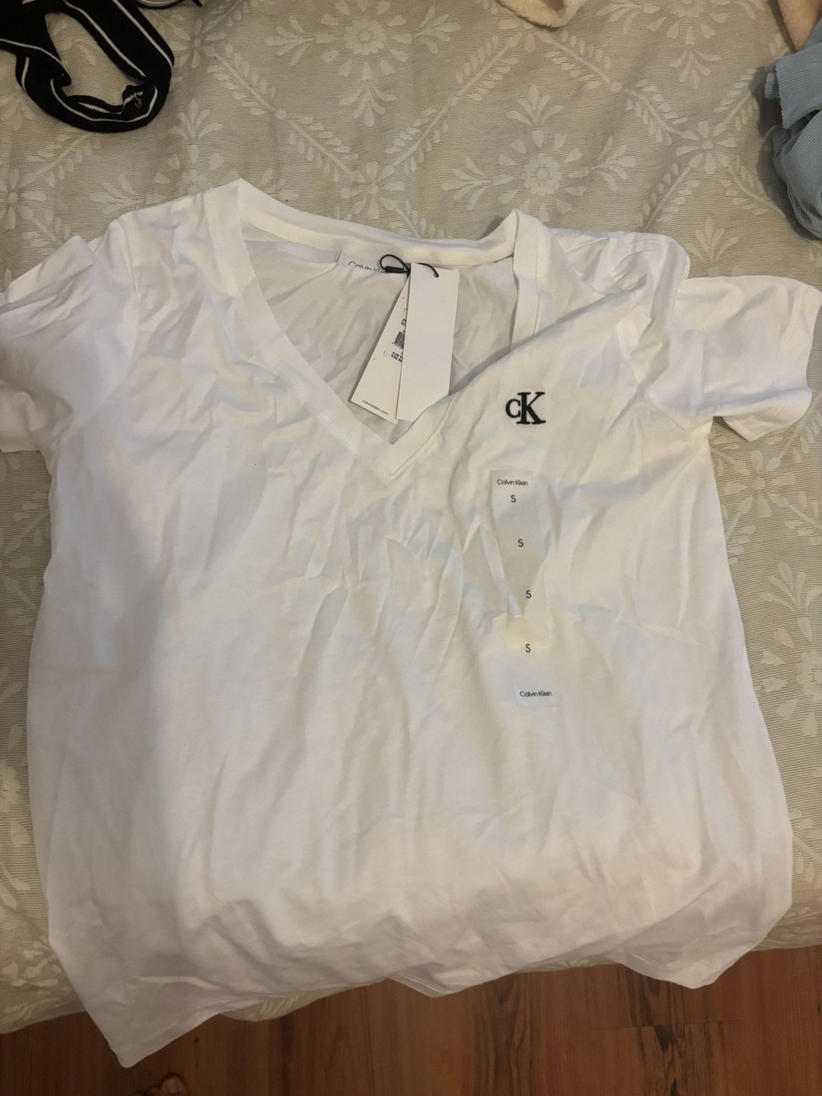 Calvin Klein white calvin klein t-shirt Size S / US 4 / IT 40 - 1 Thumbnail