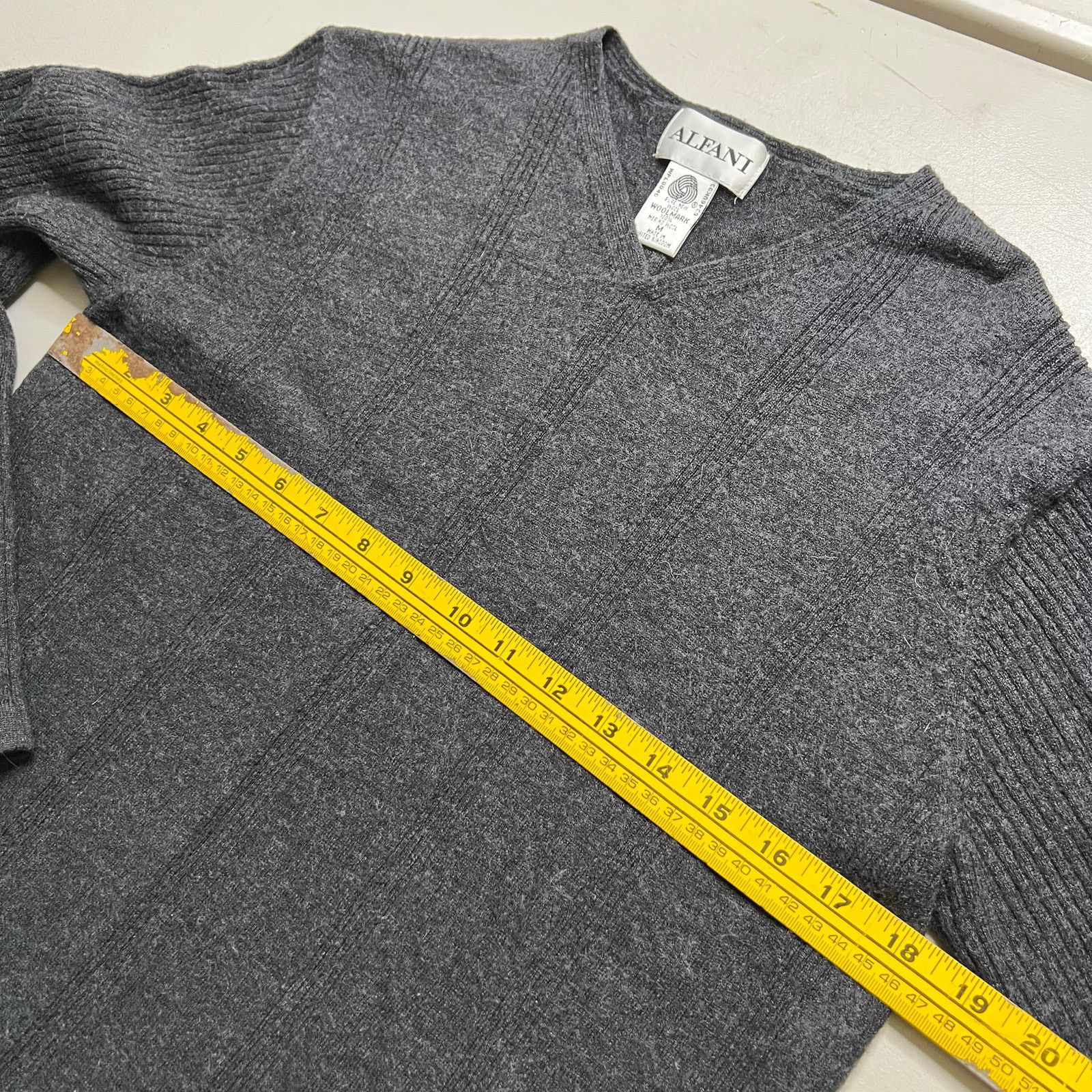 Alfani Alfani Sweater Womens M Gray Merino Wool Mark Ribbed V-neck Size US M / EU 48-50 / 2 - 5 Thumbnail