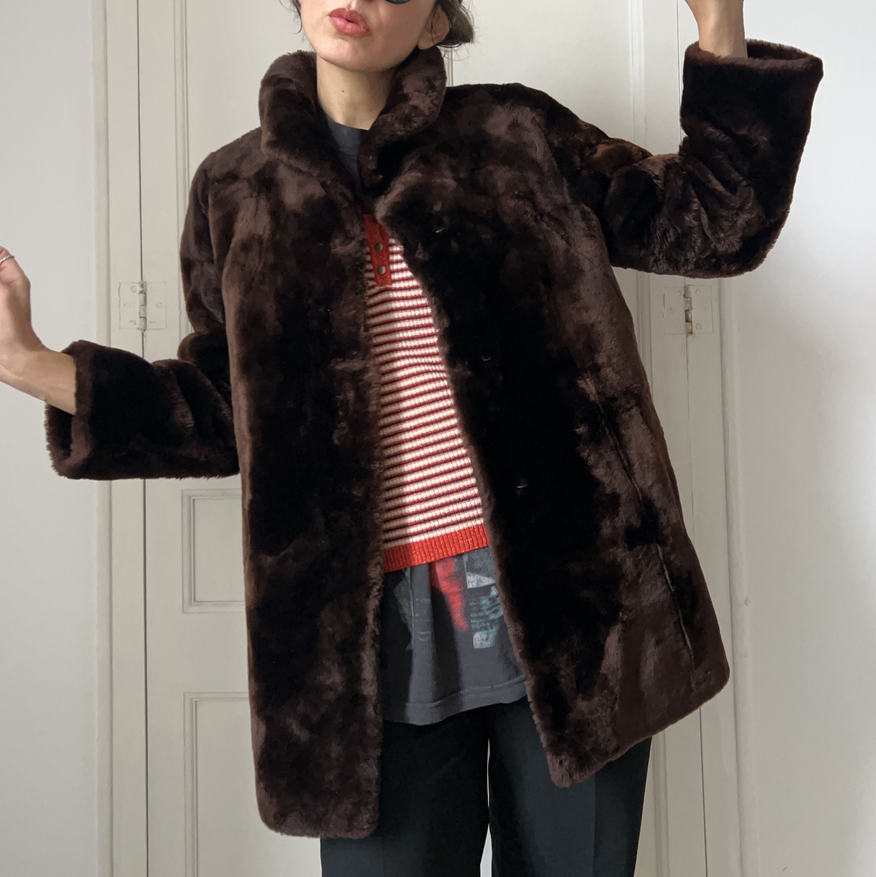 Vintage Vintage 1990s Brown Mouton Fur Coat Size S / US 4 / IT 40 - 8 Thumbnail