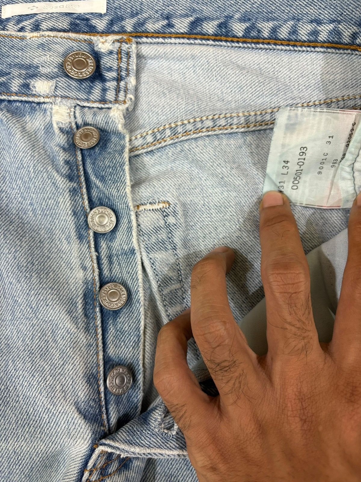 Levi's Vintage 90s Levis 501 Light Wash Distressed Jeans Size US 31 - 9 Thumbnail