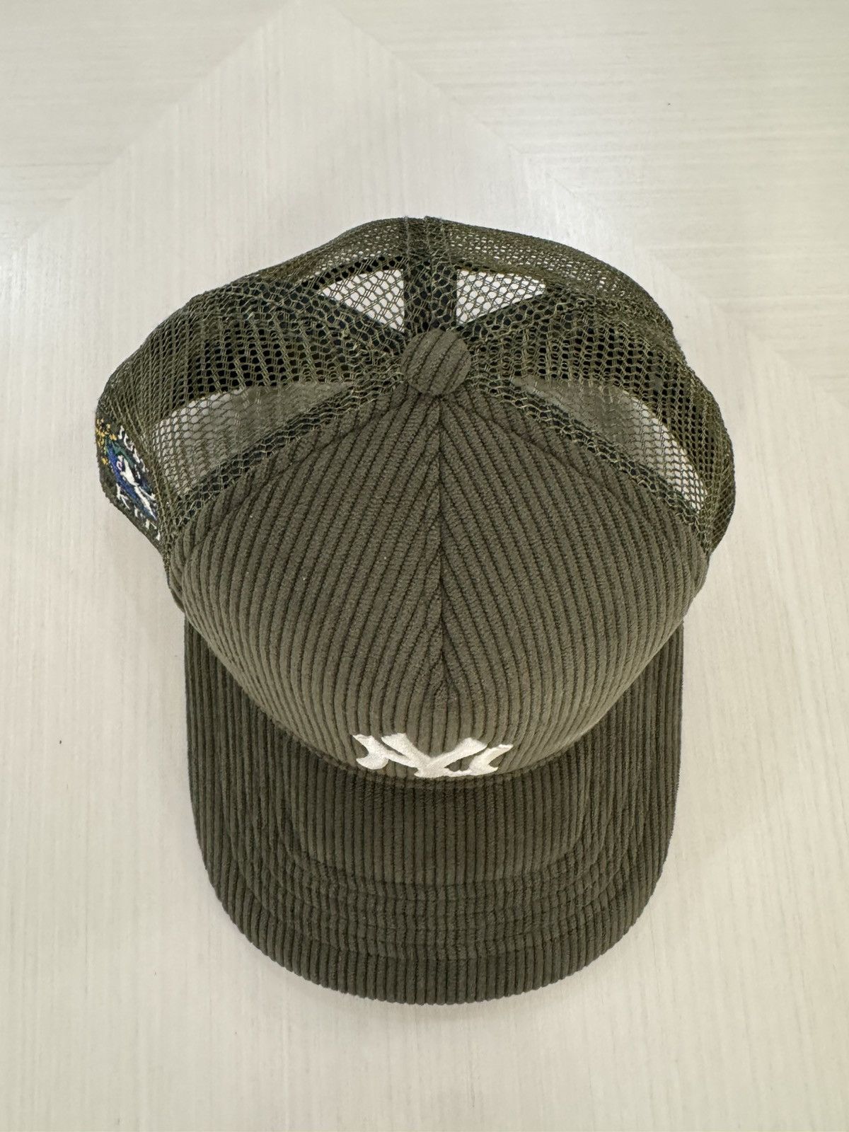 Kith KITH New York Yankees Meshback Trucker Hat Used Olive 2025 Size ONE SIZE - 2 Thumbnail