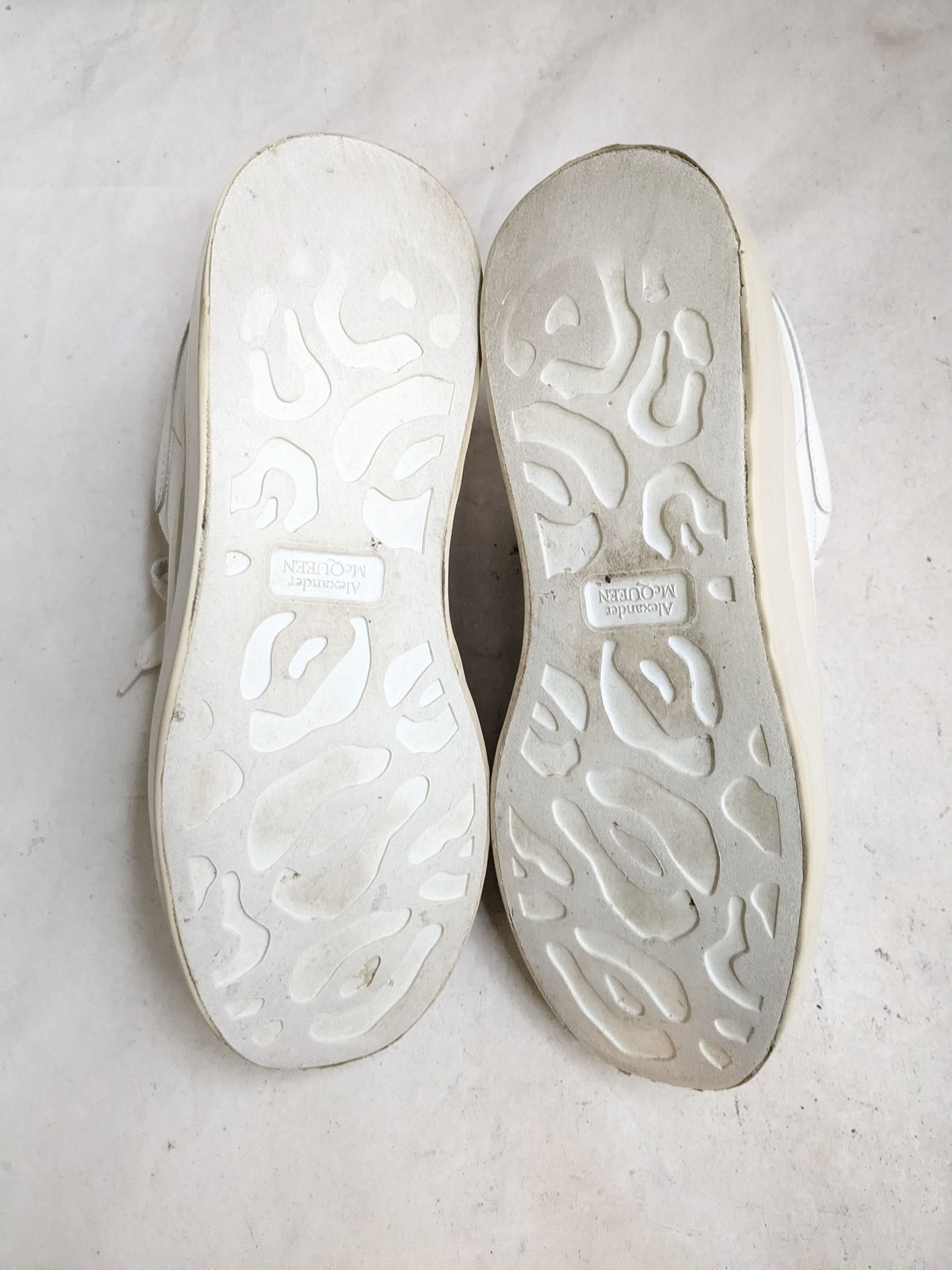 Alexander McQueen Alexander McQueen Larry Oversized Sneakers White 10 43 Size US 10 / EU 43 - 14 Thumbnail