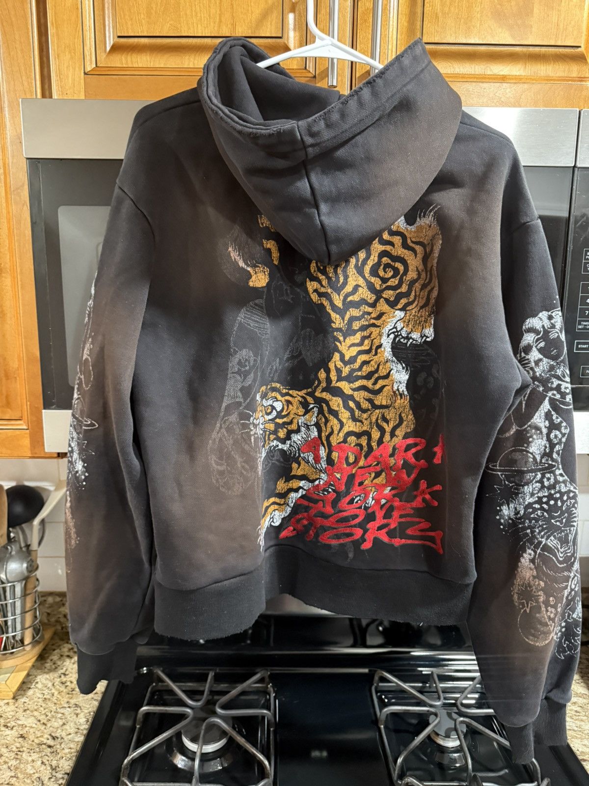 LOST INTRICACY Lost Intricacy Twin Tiger Zip Size Small Size US S / EU 44-46 / 1 - 7 Thumbnail