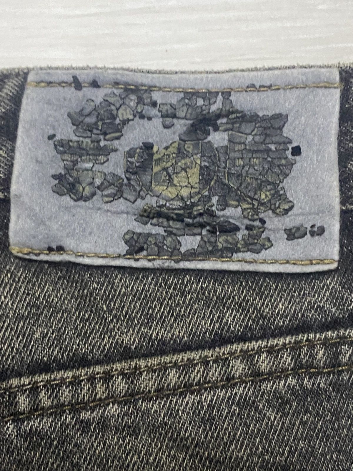 Japanese Brand Japanese Brand Mud Wash Denim Tappered Leg Jeans Size US 31 - 11 Thumbnail