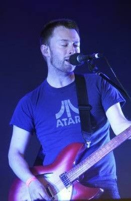 Vintage Vintage 1990s Atari Retro Video Game Thom Yorke Tshirt Size US S / EU 44-46 / 1 - 9 Thumbnail