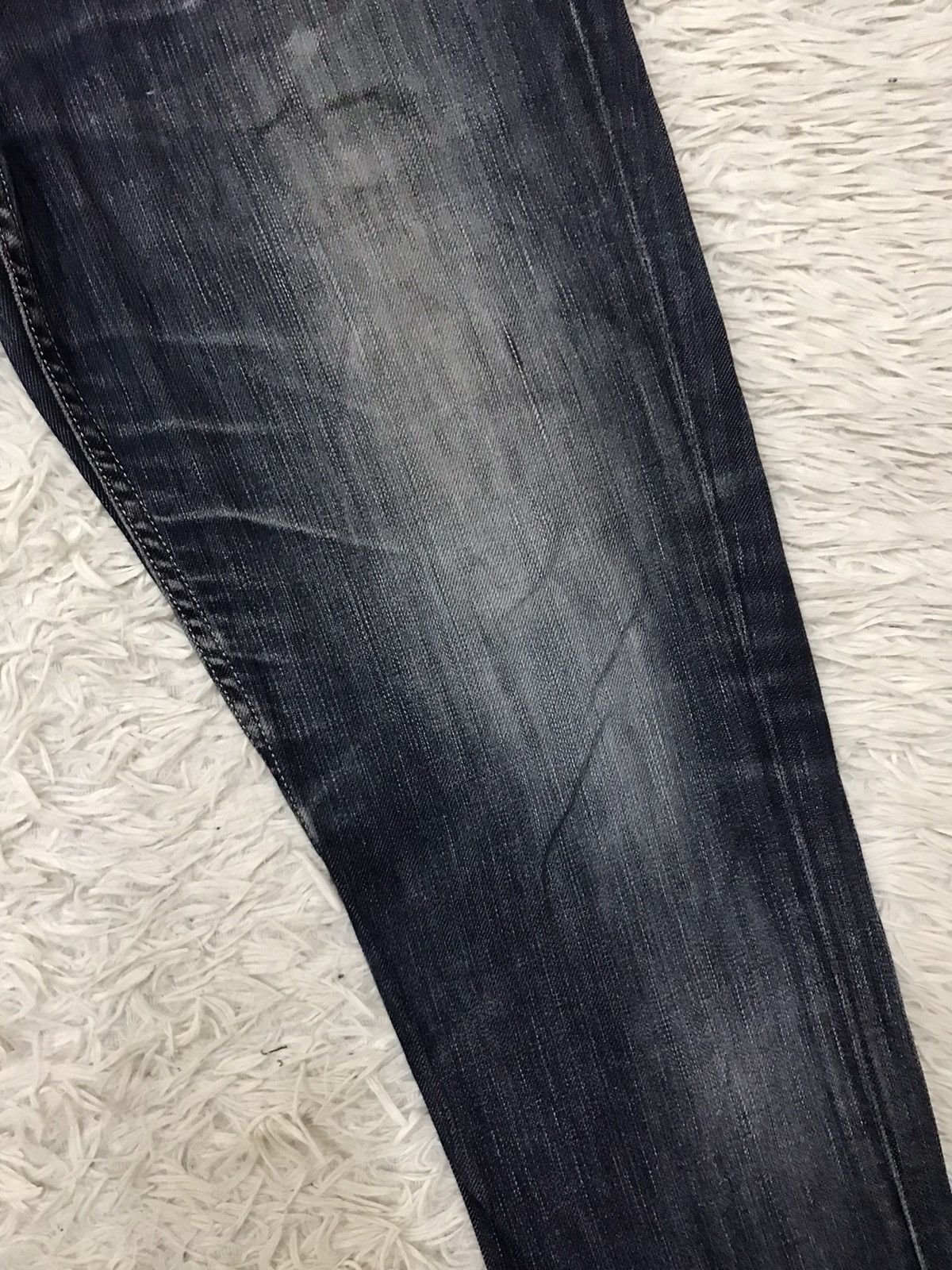 Levi's Vintage Clothing Vintage Levis Slim Tapered Distressed Denim Jeans Size US 31 - 6 Thumbnail